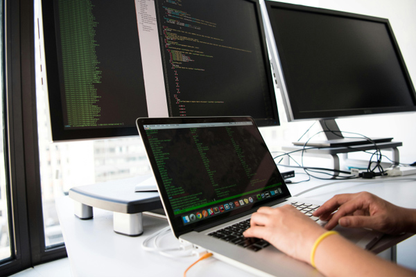 恒溫泳池需要哪些設(shè)備？揭秘廣州千葉一站式泳池設(shè)備集成解決方案:泳池設(shè)備
