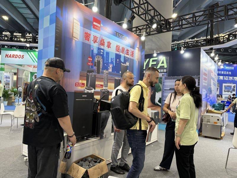 亞洲泳池SPA博覽會開幕<strong></p>
<p>泳池設(shè)備</strong>，廣州千葉攜全品類設(shè)備矩陣與新品驚艷亮相:泳池設(shè)備