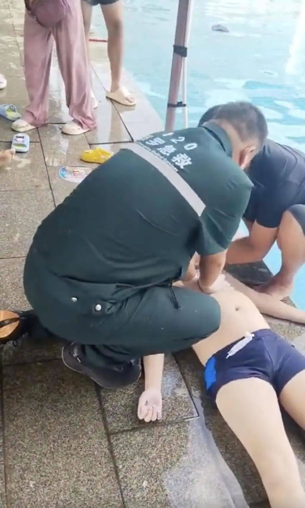 泳池設(shè)備漏電，少年不幸觸電身亡:泳池設(shè)備
