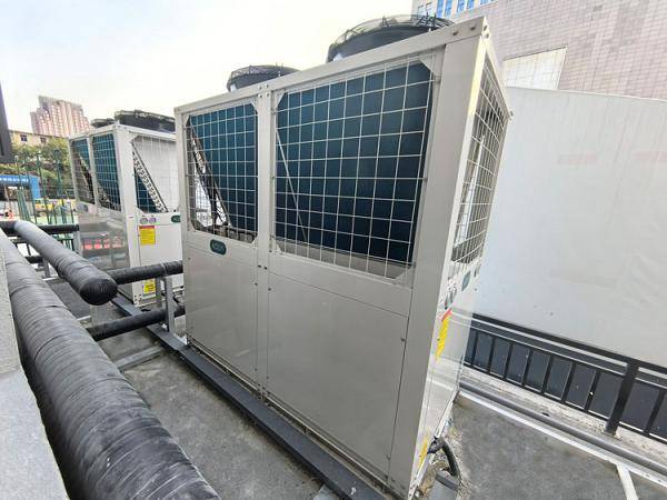 廣州千葉以專業(yè)泳池設(shè)備<strong></p>
<p>泳池設(shè)備
</strong>，開啟鄭州游泳館暢游新體驗:泳池設(shè)備
