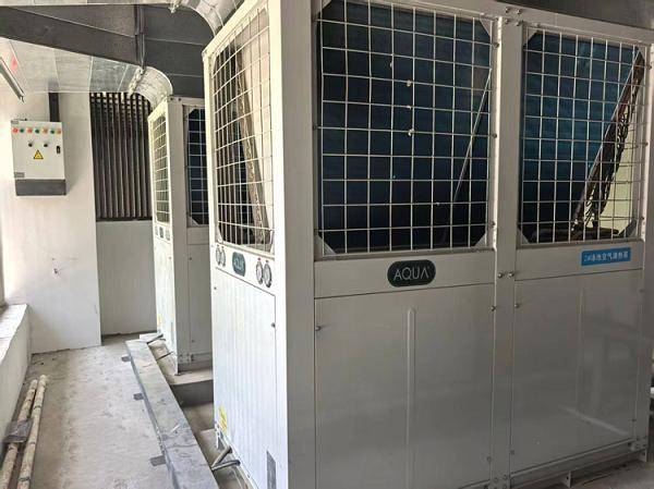 AQUA愛(ài)克泳池設(shè)備落地?zé)熍_(tái)高端社區(qū)<strong></p>
<p>泳池設(shè)備
</strong>，強(qiáng)效過(guò)濾與恒溫智控技術(shù)引關(guān)注:泳池設(shè)備
