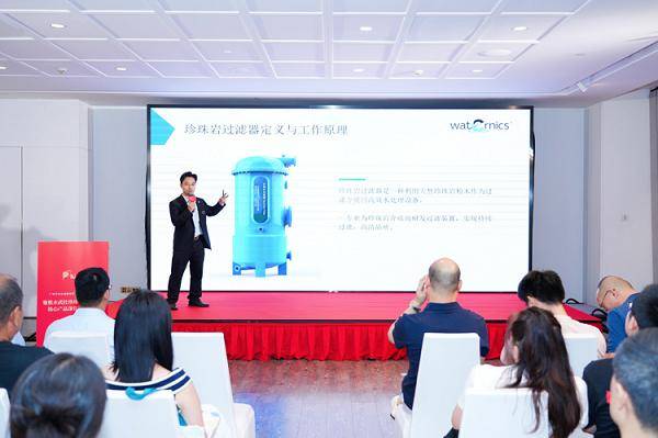 Waternics水武仕珍珠巖過(guò)濾器節(jié)能90%<strong></p>
<p>泳池設(shè)備
</strong>，助推泳池過(guò)濾設(shè)備技術(shù)新發(fā)展:泳池設(shè)備
