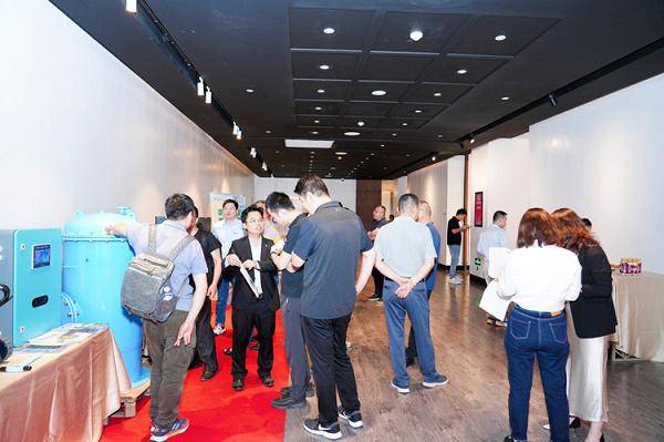 Waternics水武仕珍珠巖過(guò)濾器節(jié)能90%<strong></p>
<p>泳池設(shè)備
</strong>，助推泳池過(guò)濾設(shè)備技術(shù)新發(fā)展:泳池設(shè)備
