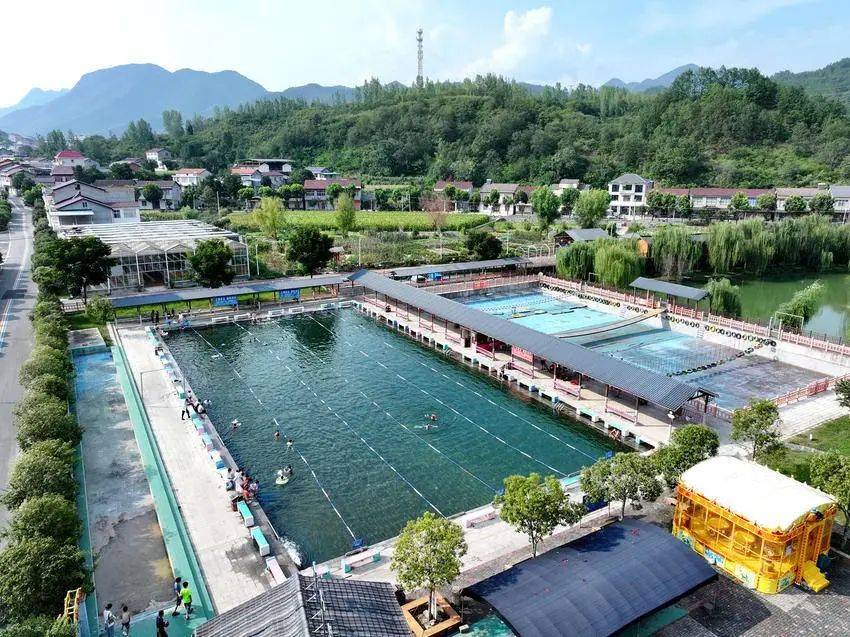 安全課開進(jìn)游泳池<strong></p>
<p>游泳池</strong>！?？悼椑梧l(xiāng)村兒童防溺水防護(hù)網(wǎng):游泳池