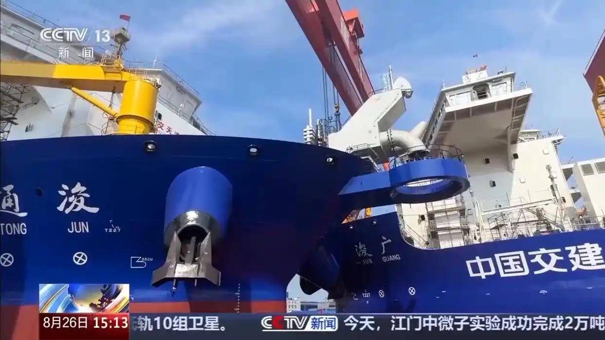 國產(chǎn)挖泥船上新 90分鐘吸滿18個(gè)游泳池 還能“一鍵疏?！?游泳池